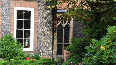 Exterior of Strangers' Hall museum